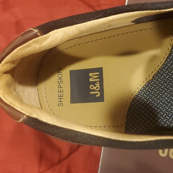 Johnston and Murphy summer slip shoes in 10.5. - Picture 3 of 4